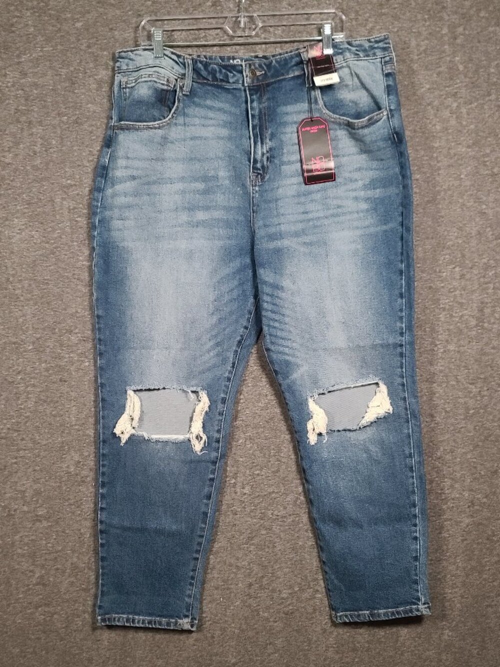NWT No Boundaries Junior's Size 21 Super High Rise Mom Distressed Mom Jeans